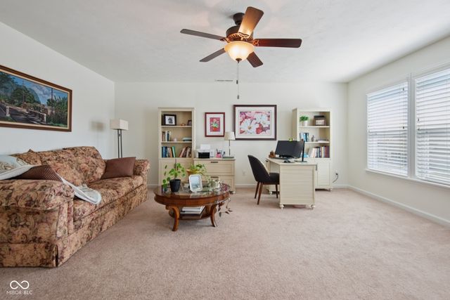 2094 Buckthorn Drive, Columbus, IN 47201