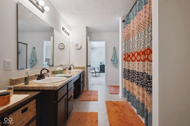 2094 Buckthorn Drive, Columbus, IN 47201