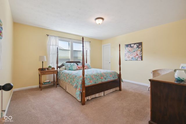 2094 Buckthorn Drive, Columbus, IN 47201