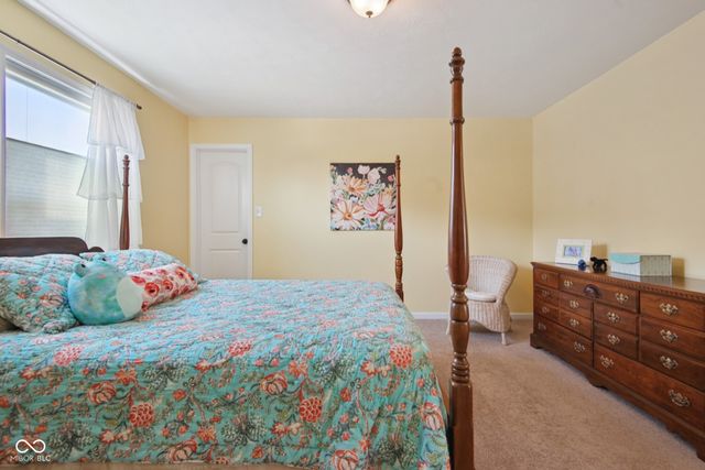 2094 Buckthorn Drive, Columbus, IN 47201