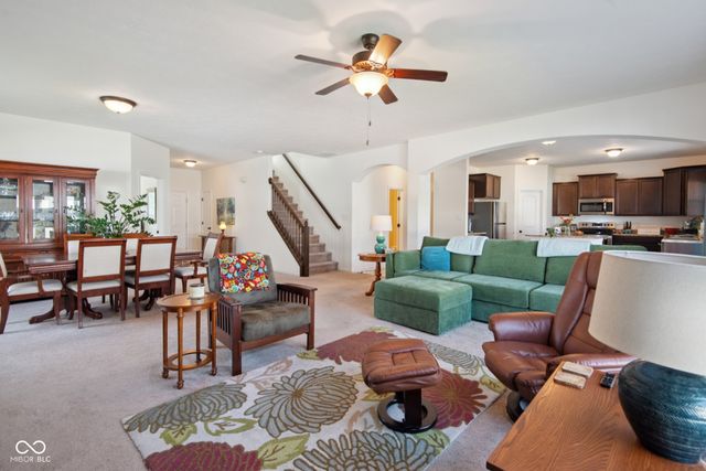 2094 Buckthorn Drive, Columbus, IN 47201