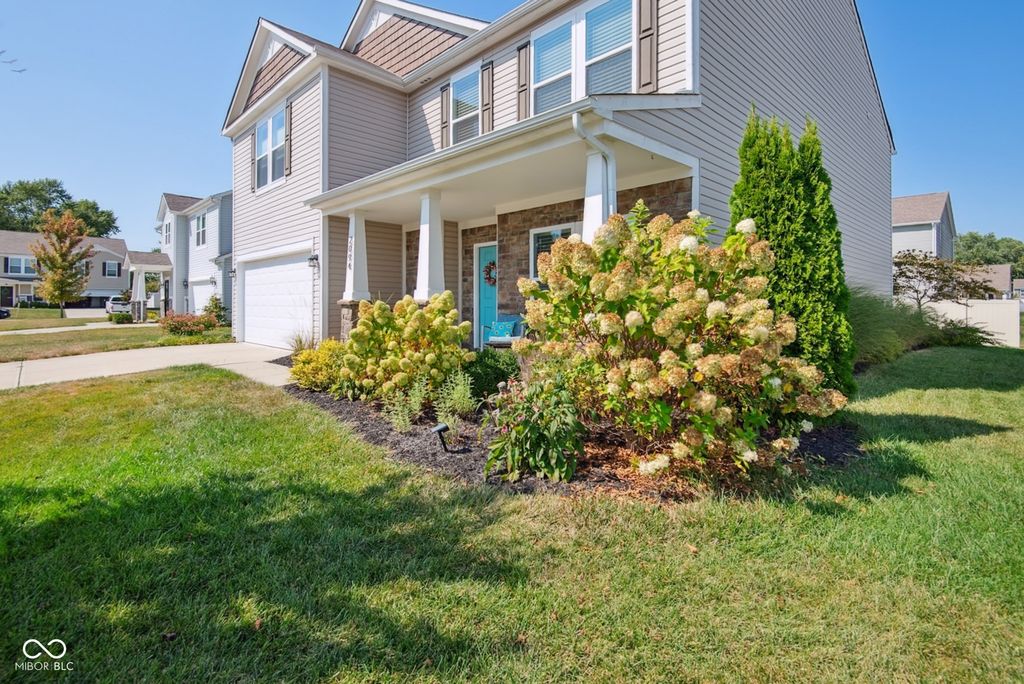 2094 Buckthorn Drive, Columbus, IN 47201