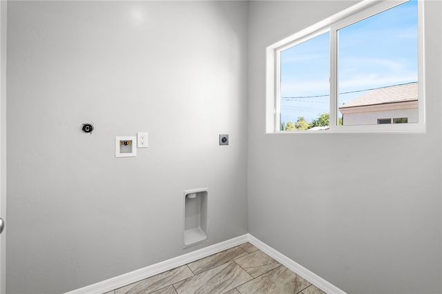 2265 E Ames Avenue, Kingman, AZ 86409