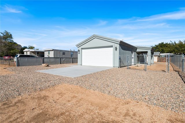 2265 E Ames Avenue, Kingman, AZ 86409