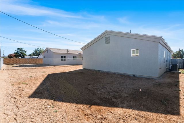 2265 E Ames Avenue, Kingman, AZ 86409