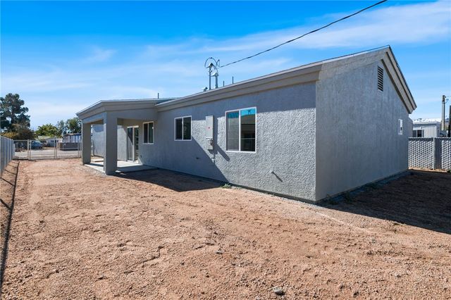 2265 E Ames Avenue, Kingman, AZ 86409