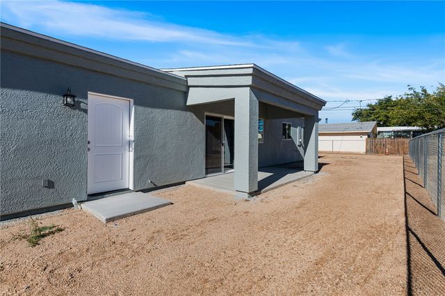 2265 E Ames Avenue, Kingman, AZ 86409