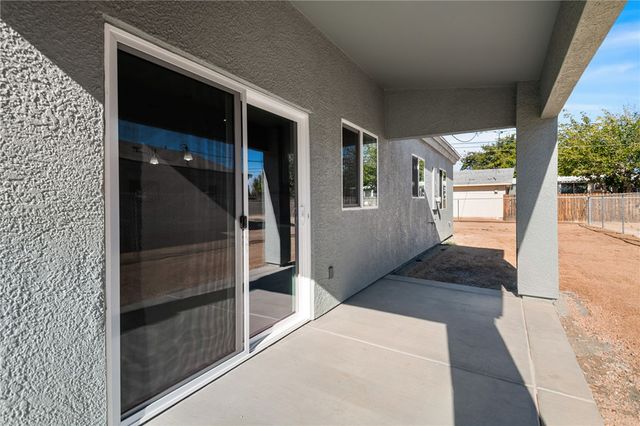 2265 E Ames Avenue, Kingman, AZ 86409