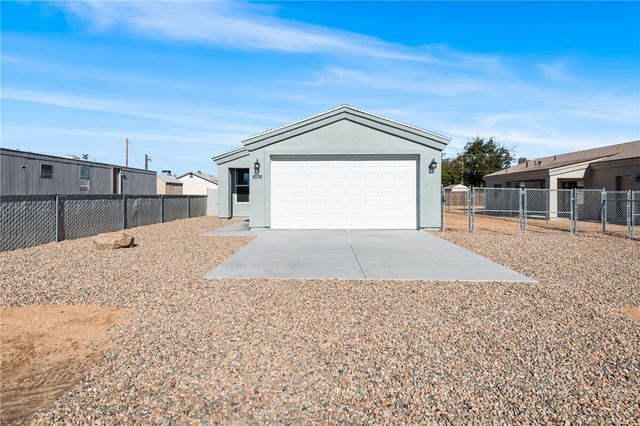 2265 E Ames Avenue, Kingman, AZ 86409