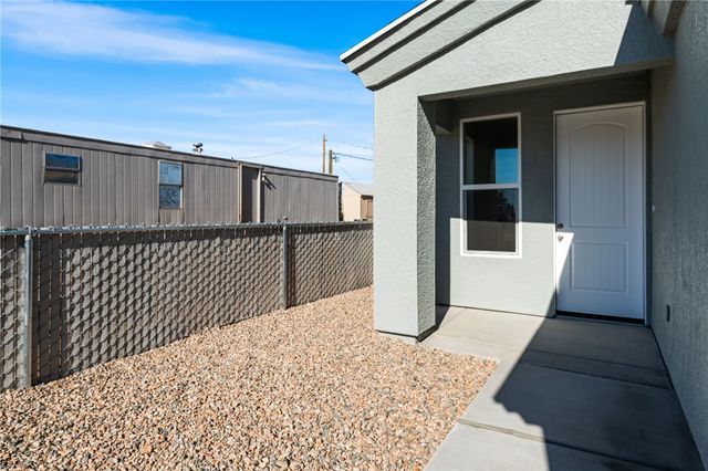 2265 E Ames Avenue, Kingman, AZ 86409