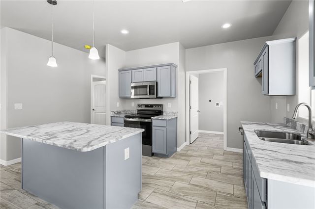 2265 E Ames Avenue, Kingman, AZ 86409