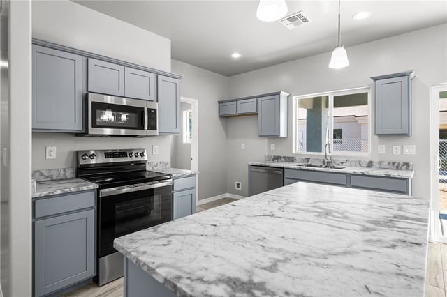 2265 E Ames Avenue, Kingman, AZ 86409