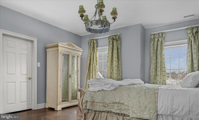 132 PARSONS LN, Newtown, PA 18940