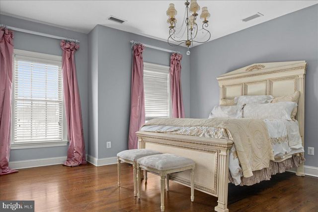 132 PARSONS LN, Newtown, PA 18940