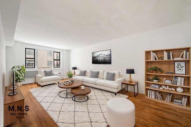 3090 Voorhies Ave Apt 2L, New York City, NY 11235