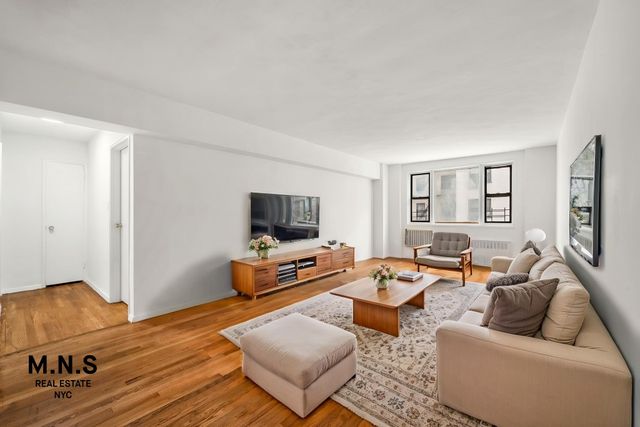 3090 Voorhies Ave Apt 2L, New York City, NY 11235