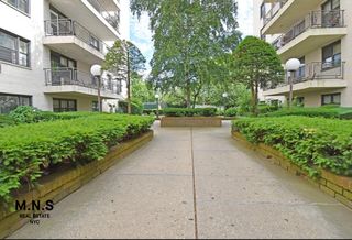 3090 Voorhies Ave Apt 2L, New York City, NY 11235