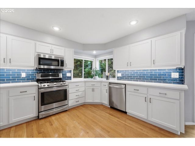 12350 Sw MILLVIEW Ct, Portland, OR 97223