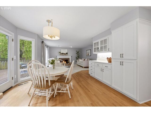 12350 Sw MILLVIEW Ct, Portland, OR 97223