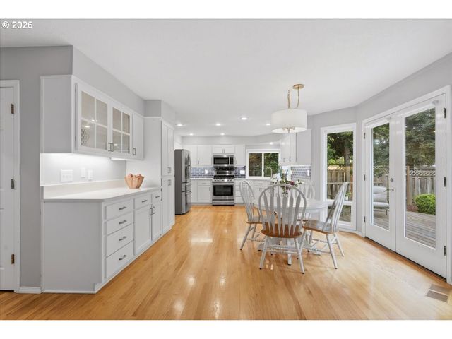 12350 Sw MILLVIEW Ct, Portland, OR 97223