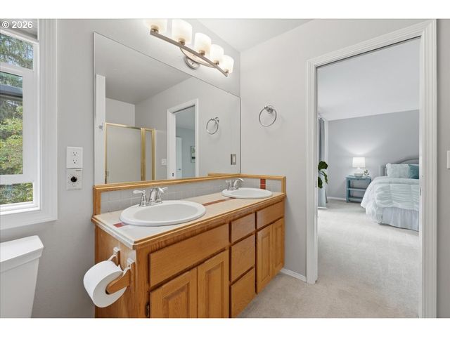 12350 Sw MILLVIEW Ct, Portland, OR 97223