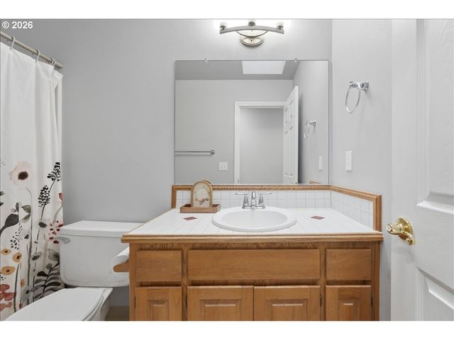 12350 Sw MILLVIEW Ct, Portland, OR 97223