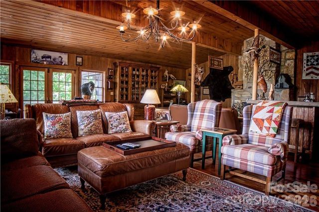 2736 White Oak Flats Road, Green Mountain, NC 28740