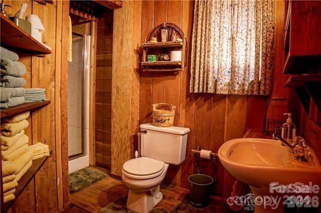 2736 White Oak Flats Road, Green Mountain, NC 28740