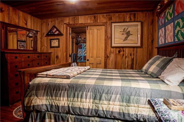 2736 White Oak Flats Road, Green Mountain, NC 28740