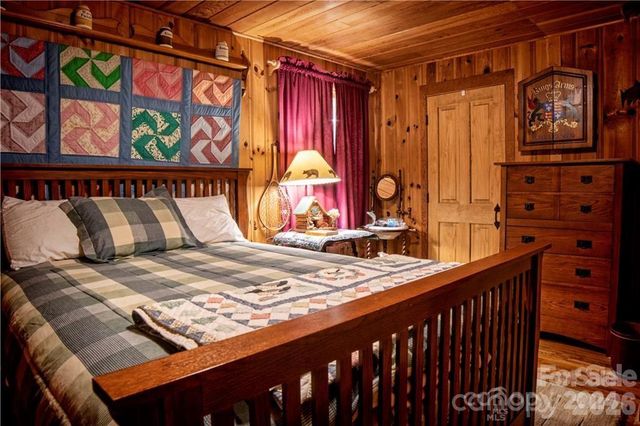 2736 White Oak Flats Road, Green Mountain, NC 28740