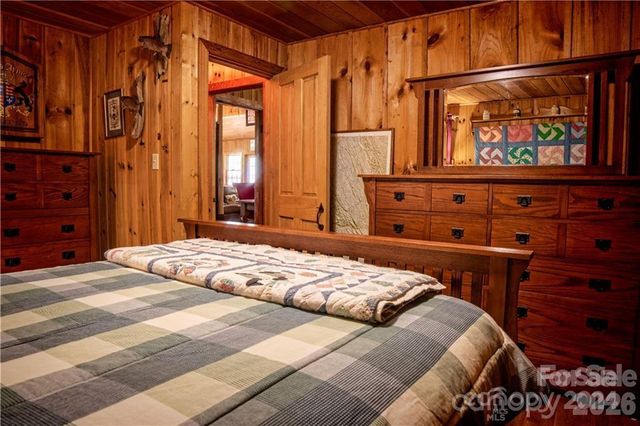 2736 White Oak Flats Road, Green Mountain, NC 28740