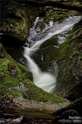 2736 White Oak Flats Road, Green Mountain, NC 28740