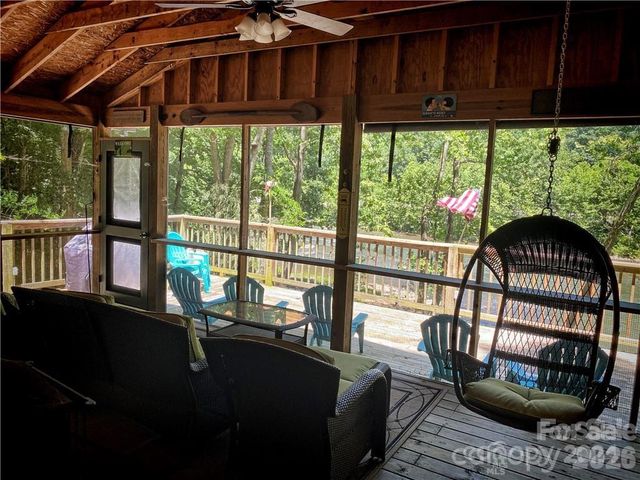 2736 White Oak Flats Road, Green Mountain, NC 28740