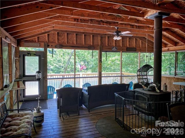 2736 White Oak Flats Road, Green Mountain, NC 28740