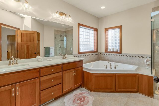 21872 Carrbridge Court, Lakeville, MN 55044