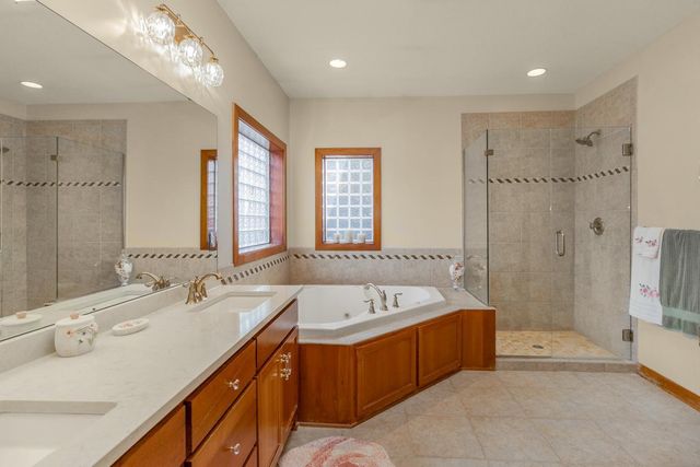 21872 Carrbridge Court, Lakeville, MN 55044