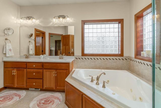 21872 Carrbridge Court, Lakeville, MN 55044