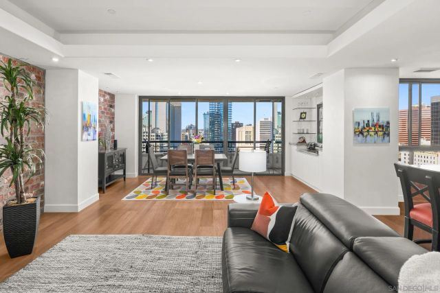 700 Front St 1706, San Diego, CA 92101