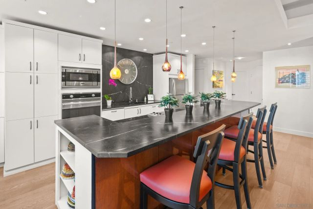 700 Front St 1706, San Diego, CA 92101