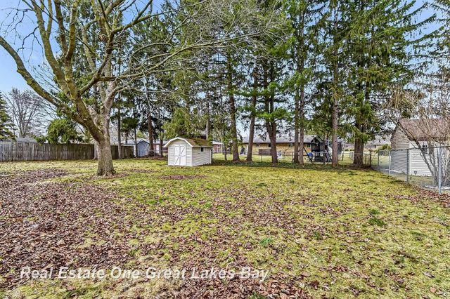 1311 Dover Place, Saginaw Twp, MI 48638