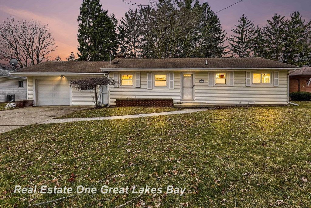 1311 Dover Place, Saginaw Twp, MI 48638