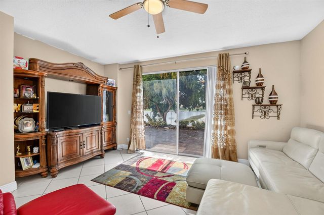 809 Triana Street, West Palm Beach, FL 33413