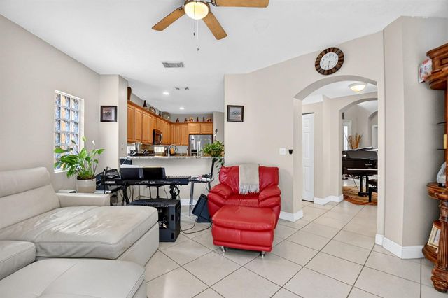 809 Triana Street, West Palm Beach, FL 33413
