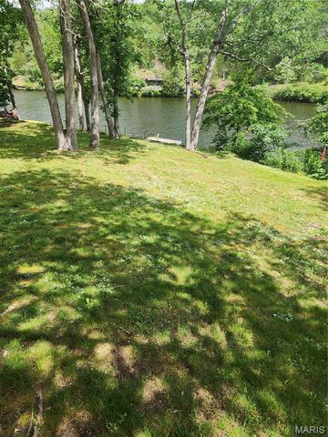 1126 S Deer Trail, Fredericktown, MO 63645