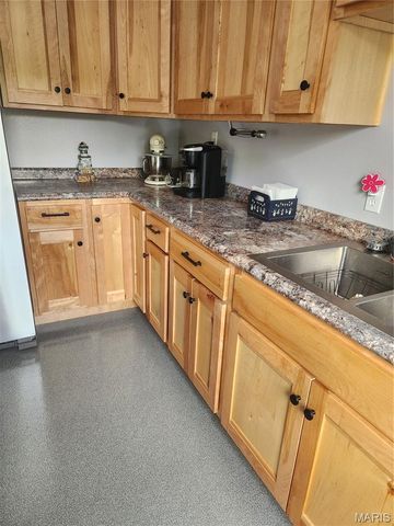 1126 S Deer Trail, Fredericktown, MO 63645