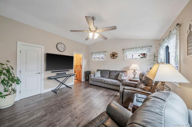 26 Bartley Lane, West Sayville, NY 11796