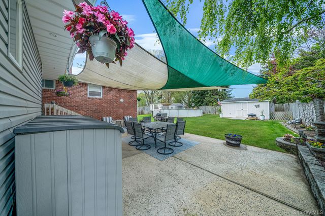 26 Bartley Lane, West Sayville, NY 11796