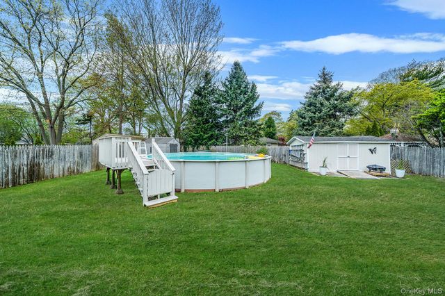 26 Bartley Lane, West Sayville, NY 11796