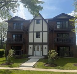 1134 Chalet Drive 3S, Darien, IL 60561
