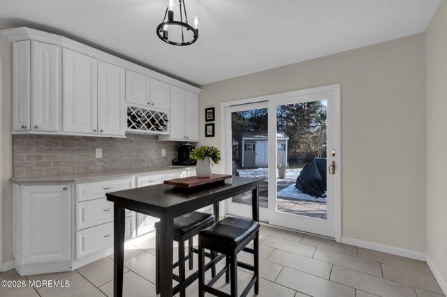 3 Noble Place, Aberdeen, NJ 07747